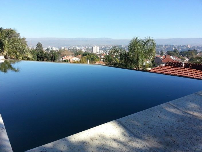 Construcción de Piletas con borde infinito - Villa Carlos Paz